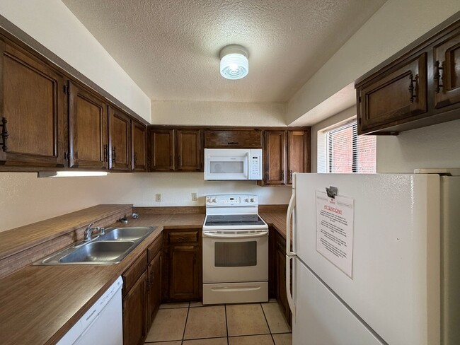 Building Photo - 9937 Clearwater St NW