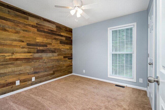 Building Photo - 2267 Yeager Dr