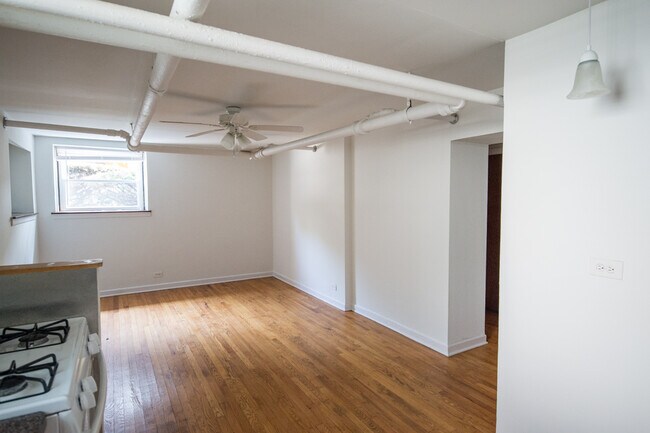 Building Photo - 4356 N Winchester Ave