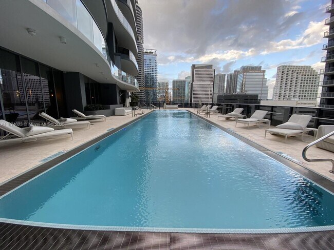 Building Photo - 1000 Brickell Plaza