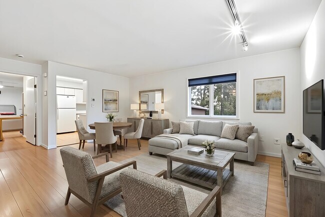 Building Photo - 700 10th St