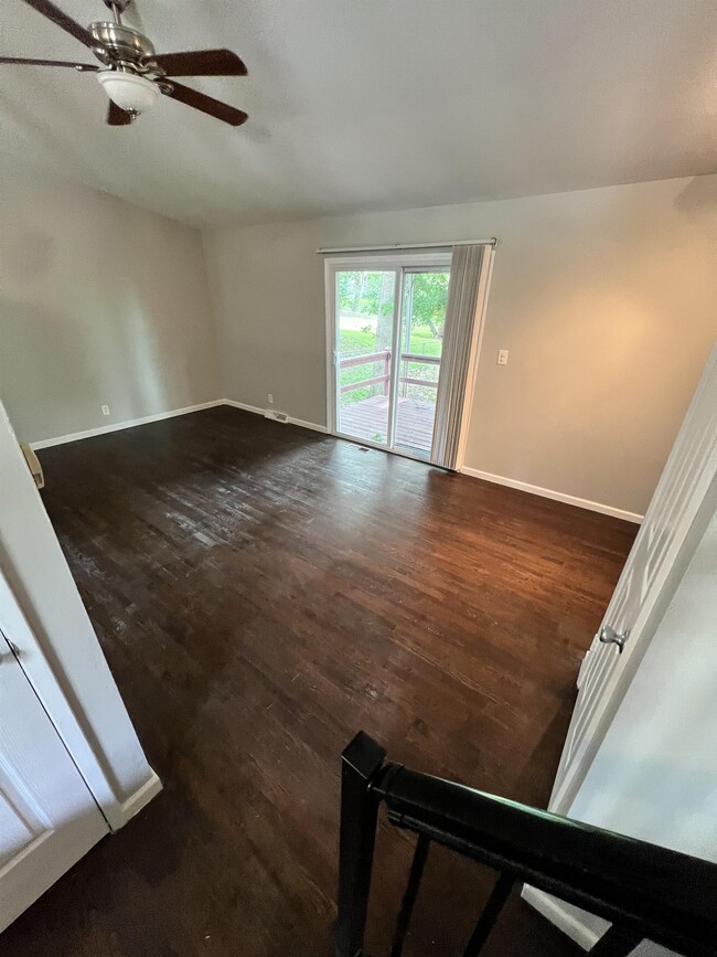 Building Photo - 5358 N Palmer Ave