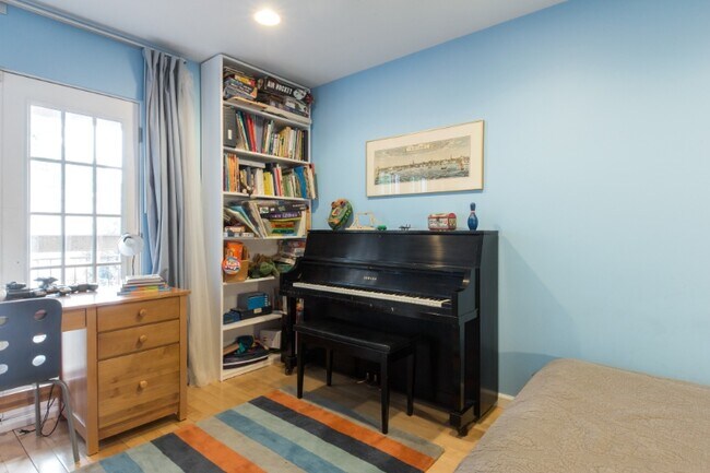 Building Photo - 396 Dean St