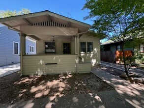 Building Photo - 2bd/1ba updated Midtown home