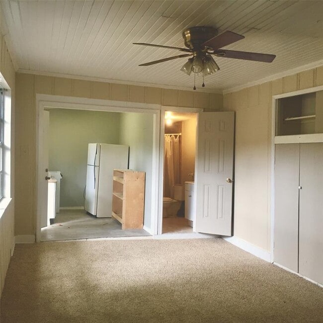 Building Photo - 3620 Reveille St