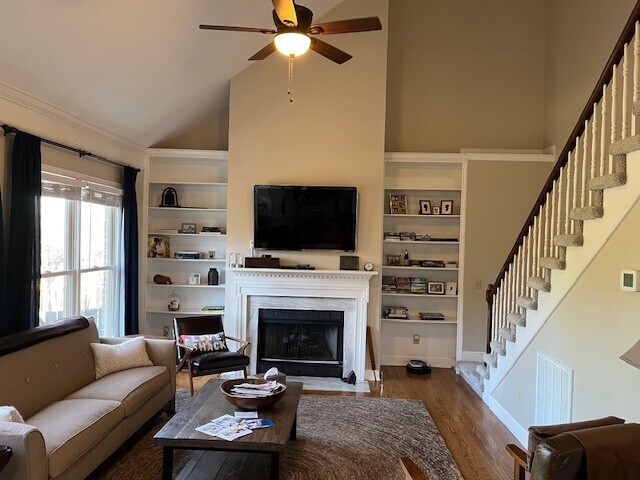 Building Photo - 5101 Fredericksburg Way E