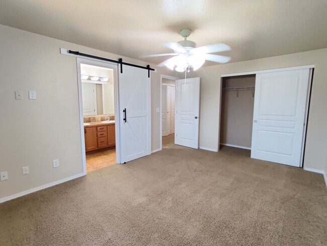 Building Photo - West Kennewick Location Close to Freeway A...