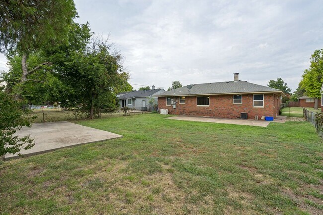 Building Photo - 3025 NW 67th St
