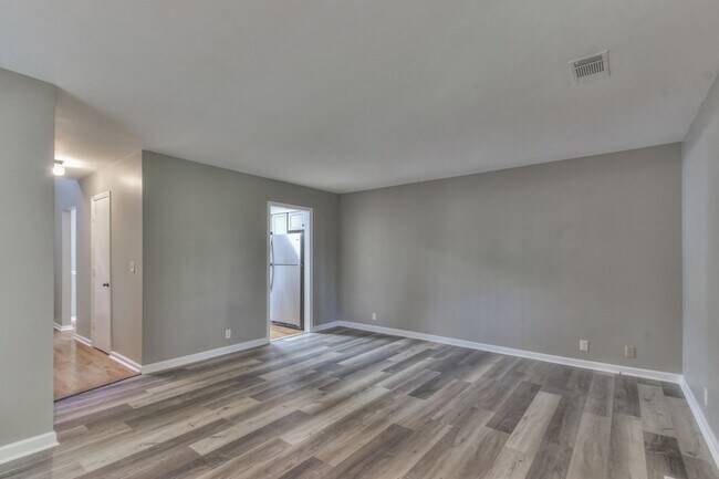 Building Photo - 2344 Tally Green Ct