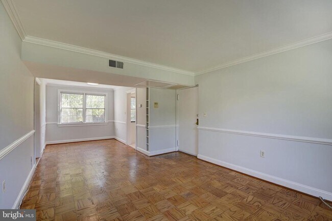 Building Photo - 6622 Boulevard View