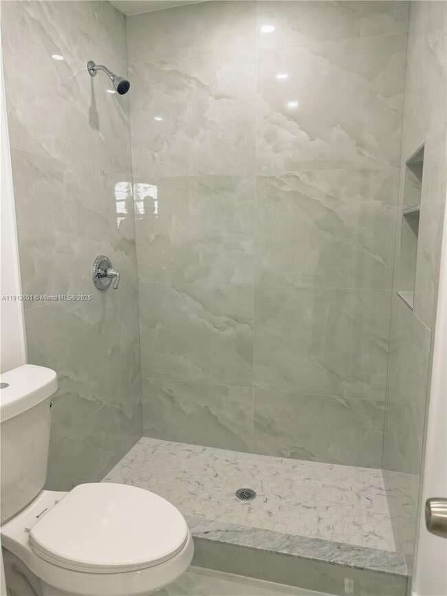 Building Photo - 467 SE 3rd St