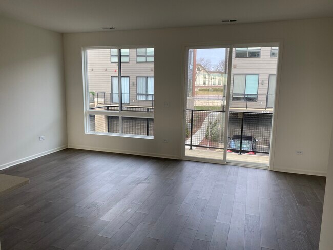 Building Photo - 1300 Catalina Ct