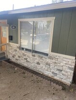 Building Photo - 505 N Valencia Blvd
