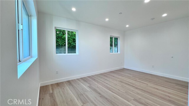 Building Photo - 2135 N Brighton St #101