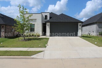 Building Photo - Modern 3-Bedroom Home in Prime Forney Loca...
