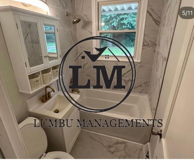 Building Photo - 108 Harris Pl