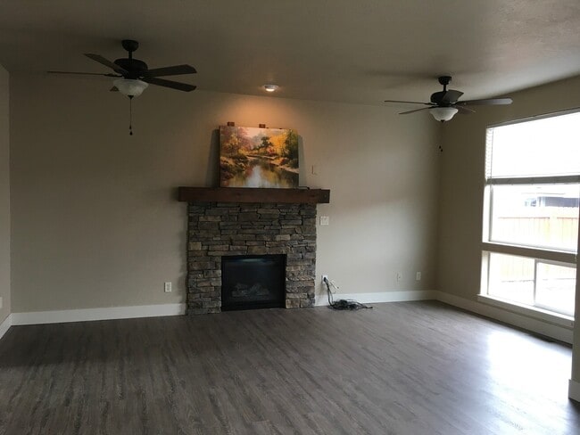 Building Photo - 21174 Capella Pl