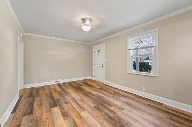 Building Photo - 1015 Martin St