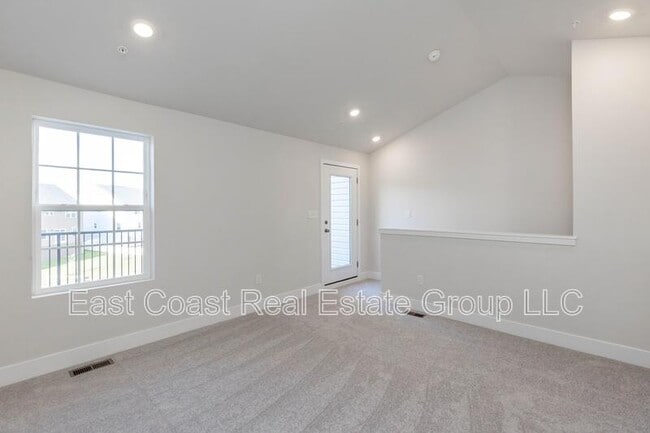 Building Photo - 2273 Marcy Dr