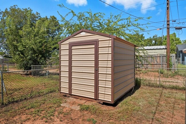 Building Photo - 4518 Edgemont Dr