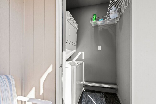 Building Photo - Fully Furnished W/ All Utilities Included!...
