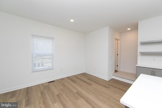 Building Photo - 65 Basswood St