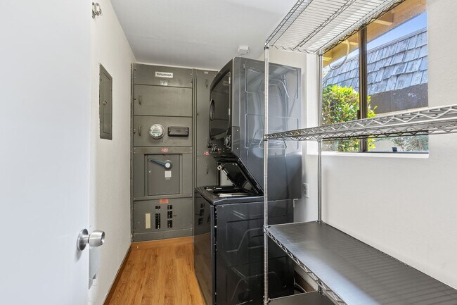 Building Photo - Unique 2 Bedroom, 1 Bath Stand-Alone House...