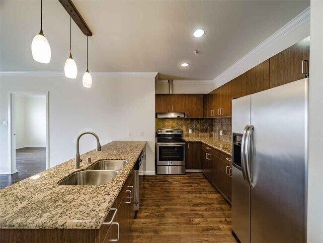 Primary Photo - 1100 E Trinity Mls Rd