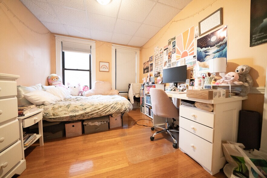 Building Photo - 826 Huntington Ave