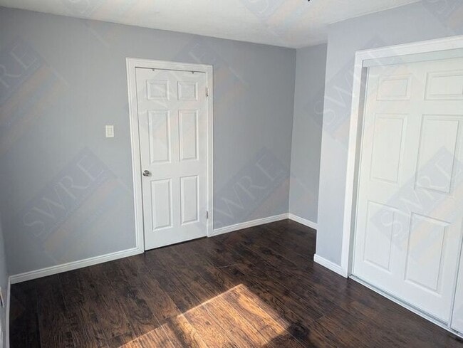Building Photo - Available now! View Today by calling Rentl...