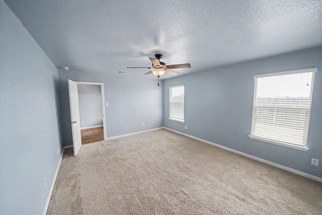 Building Photo - Modern 4-Bed Home with Open Layout in New Braunfels - Realtor Commission: $500