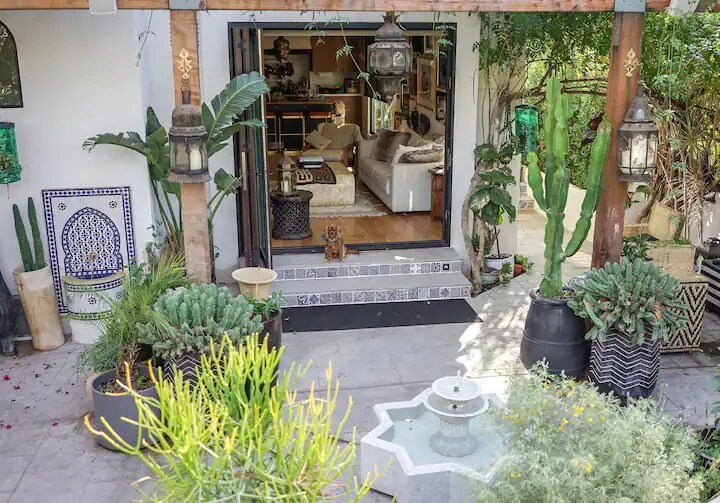 Building Photo - 1126 N Hoover St