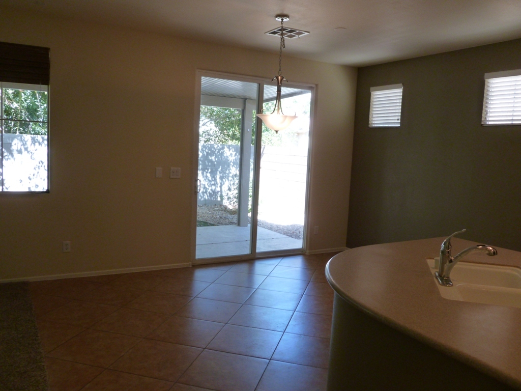 Building Photo - 5717 Leonidas St
