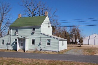 Building Photo - 76 Chestnut St