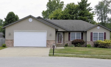 Building Photo - 1800 Persimmon Ave