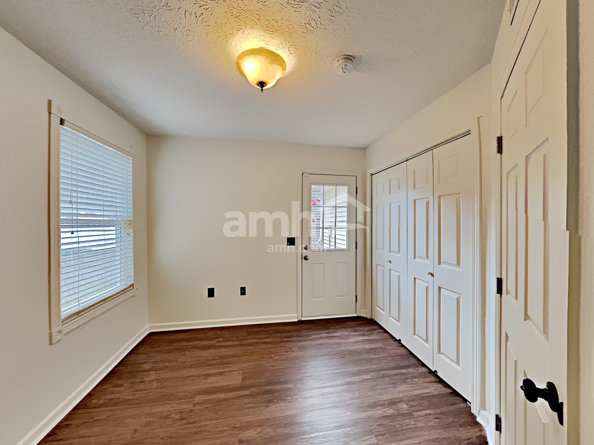 Building Photo - 126 Walton Village Dr