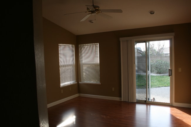 Building Photo - 1297 Canevari Dr
