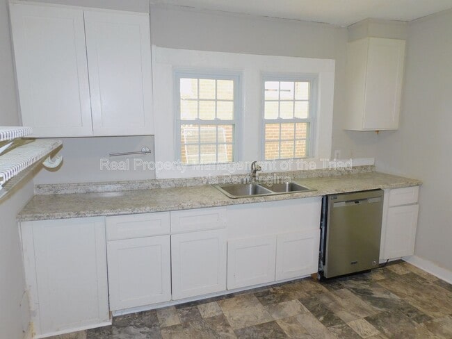 Building Photo - 1217 Pearson Pl