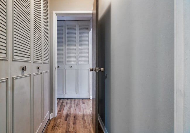 Building Photo - 5450 N Winthrop Ave