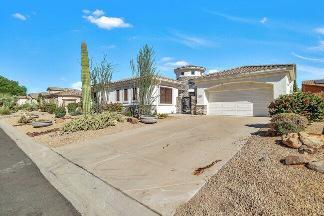 Building Photo - Stunning 4-bedroom, 3-bathroom home located in the desirable Scottsdale, AZ with a Casita! *RENT ...
