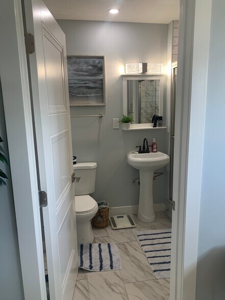 Building Photo - 8415 Quinn St