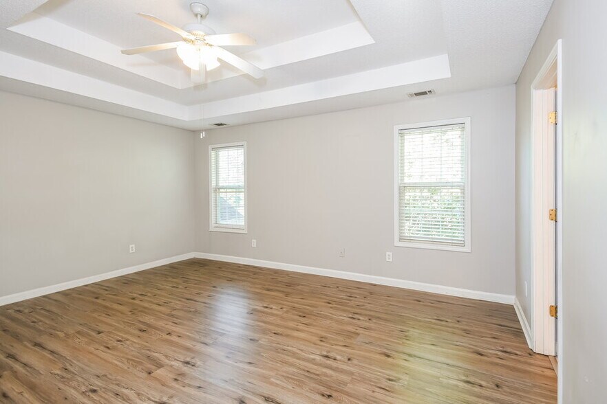 Building Photo - 301 Saddlewood Dr