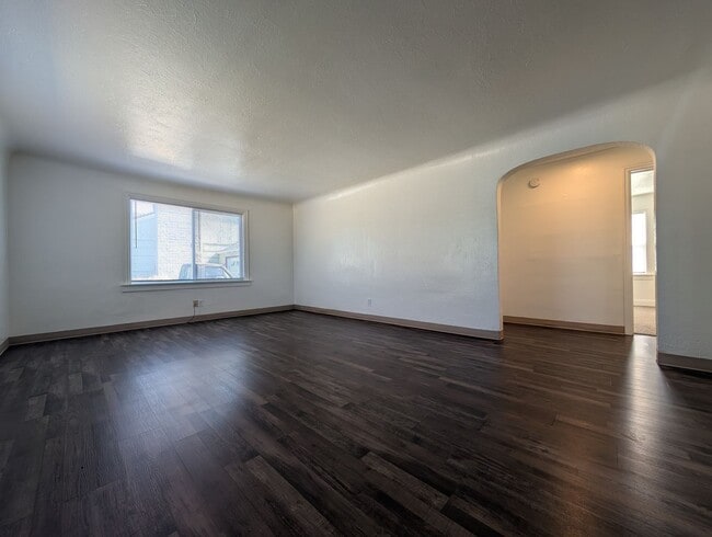 Building Photo - Great 3-Bedroom, 1-Bath Home In Springfield!