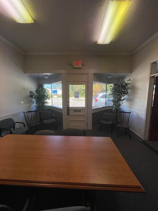 Building Photo - 105 W Main St