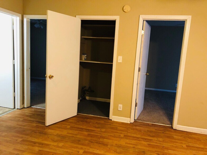 Building Photo - 506 B St