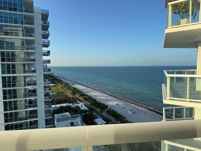 Building Photo - 6515 Collins Ave