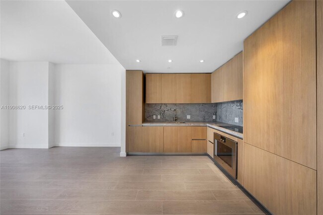 Building Photo - 500 Alton Rd