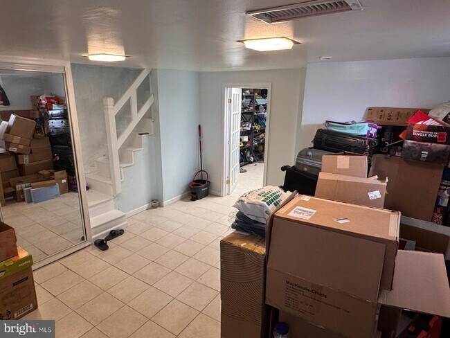 Building Photo - 251 Childs Ave