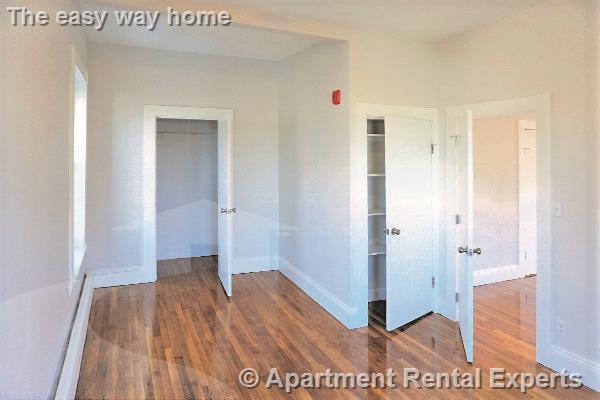 Building Photo - 116 Willow St