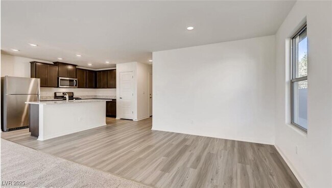Building Photo - 610 Abrazar Ave